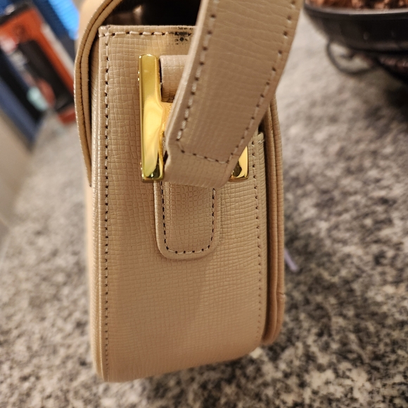 MCM Cream Shoulder Bag with Gold Accents - Picture 5 of 17